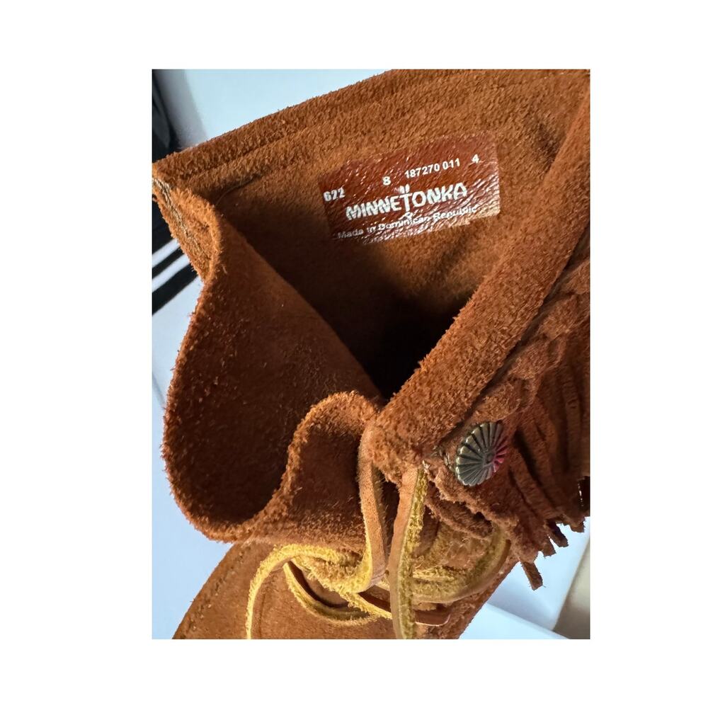 Minnetonka Women's Moccasin Boots Size 8 Brown Suede